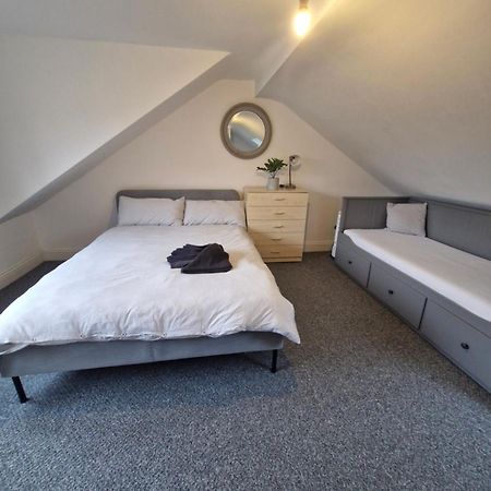 Lovely 3 Bedroom Serviced Apartment In Leytonstone 伦敦 外观 照片