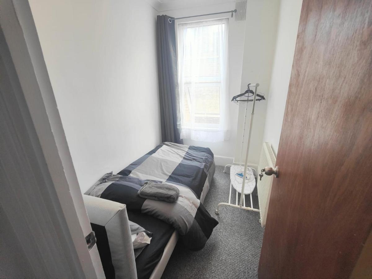 Lovely 3 Bedroom Serviced Apartment In Leytonstone 伦敦 外观 照片