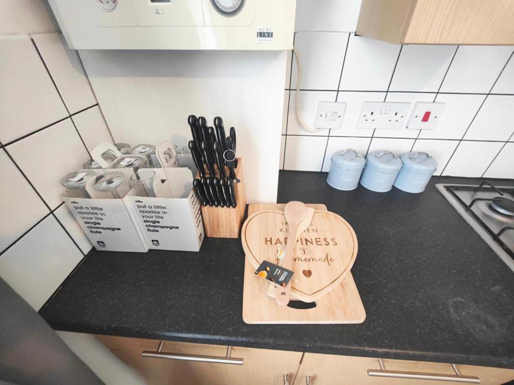 Lovely 3 Bedroom Serviced Apartment In Leytonstone 伦敦 外观 照片