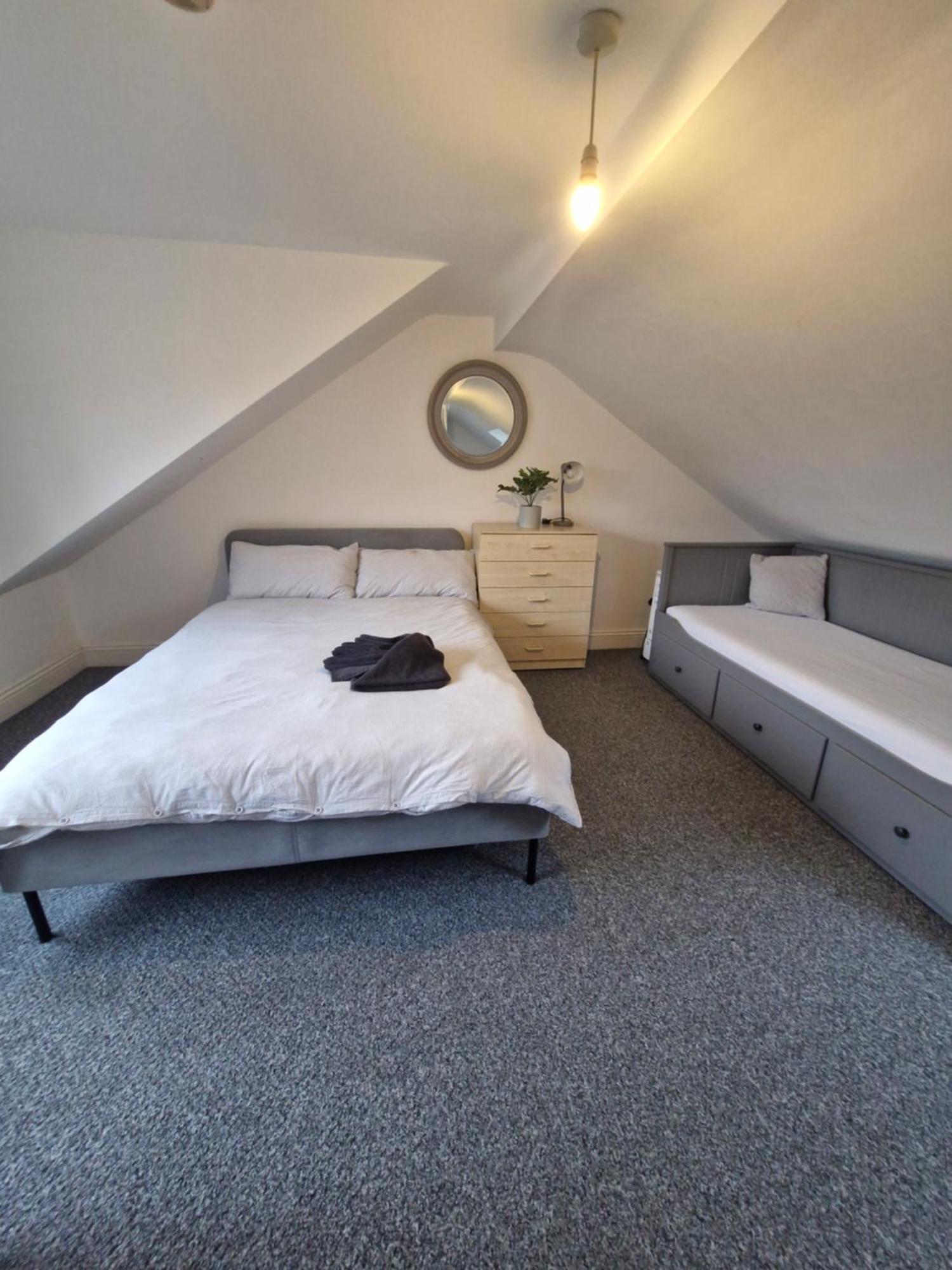 Lovely 3 Bedroom Serviced Apartment In Leytonstone 伦敦 外观 照片